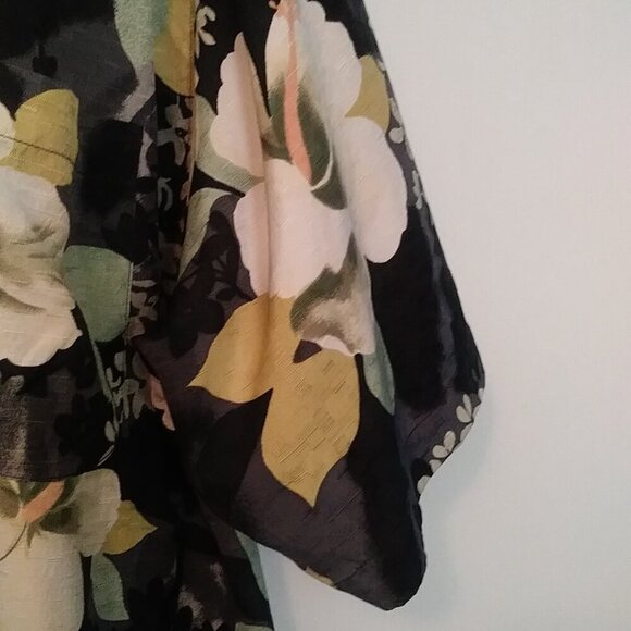 Tommy Bahama Men's Hawaiian Shirt | Surfer shirt | Size M | 100% Silk  | Cream - Picture 13 of 14